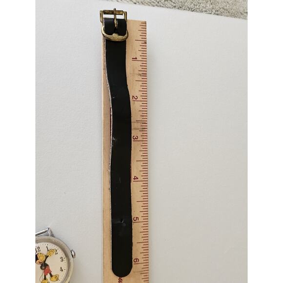 1970s Mickey Mouse Wind Up Watch With Leather Band Not Working Timex - Picture 6 of 6